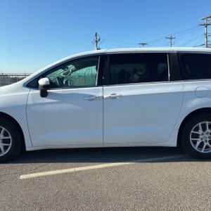 CHRYSLER PACIFICA TOURING L - 4