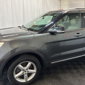 FORD EXPLORER XLT - 2