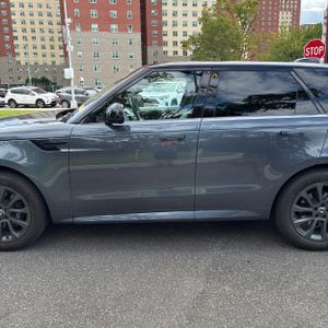 صورة 4 لـ 2024 LAND Rover RANGE ROVER SPORT P400 DYNAMIC SE