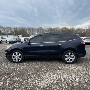 CHEVROLET TRAVERSE LT - 3