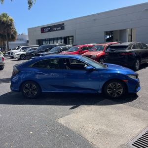 صورة 10 لـ 2018 Honda CIVIC EX