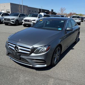 MERCEDES-BENZ E-CLASS - 1