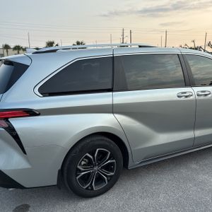 TOYOTA SIENNA - 8