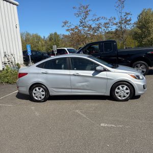 HYUNDAI ACCENT - 10