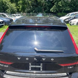 2019 Volvo XC60 MOMENTUM thumbnail 16