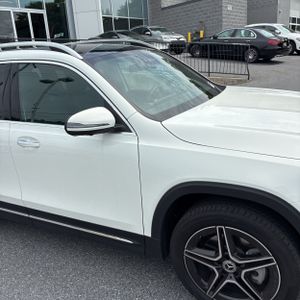 2026 Mercedes-BENZ GLB — миниатюра 13