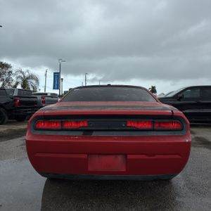 Dodge Challenger SE - 7