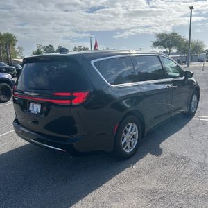 CHRYSLER PACIFICA TOURING L - 8