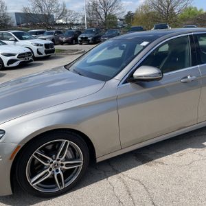 MERCEDES-BENZ E-CLASS - 2