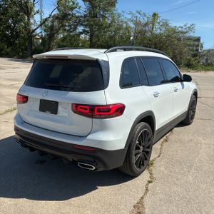 MERCEDES-BENZ GLB - 8