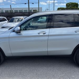 MERCEDES-BENZ GLC - 4