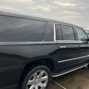 2017 Cadillac ESCALADE ESV LUXURY — фото 9