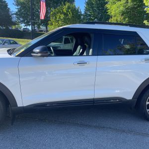 FORD EXPLORER ST - 4