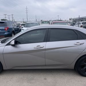 HYUNDAI ELANTRA SEL - 4