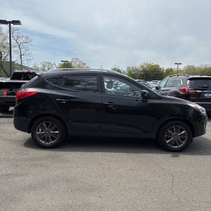 HYUNDAI TUCSON SE - 10