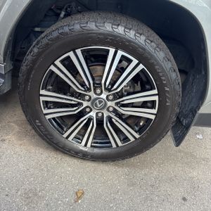 2023 Lexus LX 600 LUXURY thumbnail 14
