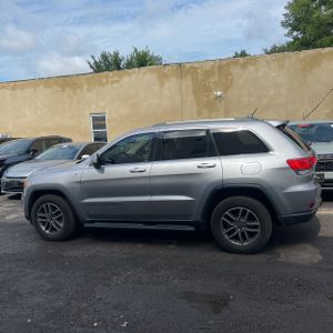 صورة 3 لـ 2019 JEEP GRAND CHEROKEE LAREDO E