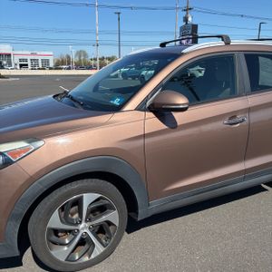 HYUNDAI TUCSON LIMITED - 2