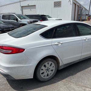 FORD FUSION S - 9