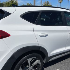 HYUNDAI TUCSON VALUE - 9