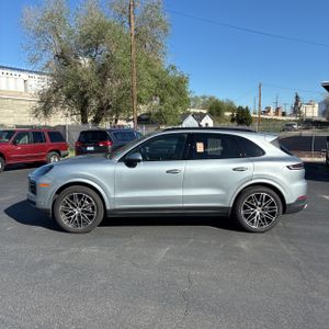 PORSCHE CAYENNE BASE - 3