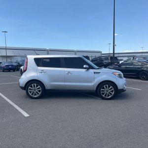 2019 KIA SOUL + 照片 10