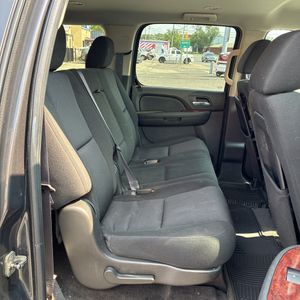 2011 Chevrolet SUBURBAN LS 缩略图 34