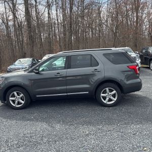 FORD EXPLORER XLT - 3