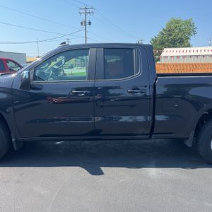 2022 Chevrolet SILVERADO 1500 LT photo 4