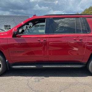 CHEVROLET SUBURBAN RST - 4