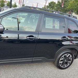 2025 Subaru FORESTER PREMIUM 照片 4