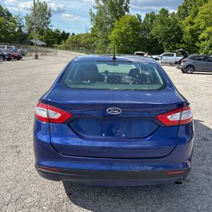 FORD FUSION SE - 7