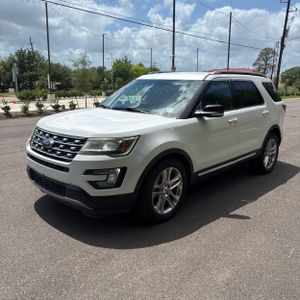 FORD EXPLORER XLT - 1
