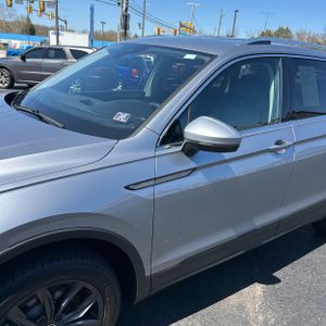 VOLKSWAGEN TIGUAN SE 4MOTION - 2