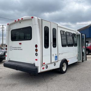 FORD E-450 CUTAWAY - 8