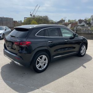 MERCEDES-BENZ GLA - 8