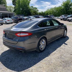 FORD FUSION SE - 8