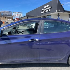 HYUNDAI ELANTRA GLS - 4