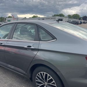 2019 Volkswagen JETTA SE photo 6