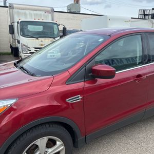 FORD ESCAPE SE - 2