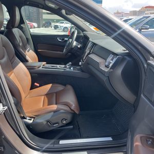2022 Volvo XC60 B6 INSCRIPTION thumbnail 33