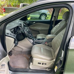 صورة 32 لـ 2014 FORD ESCAPE SE