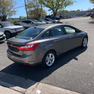 FORD FOCUS SE - 8