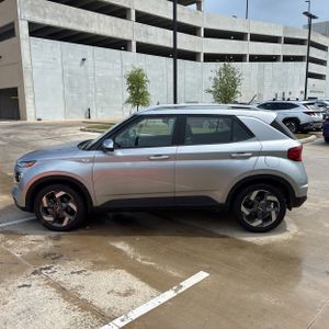 HYUNDAI VENUE SEL - 3