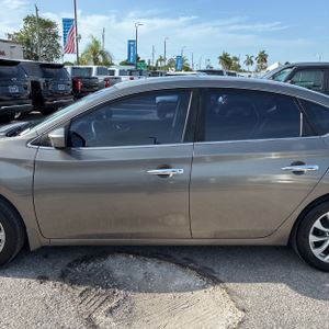 2016 Nissan SENTRA SV photo 4