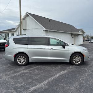 CHRYSLER PACIFICA TOURING L - 10