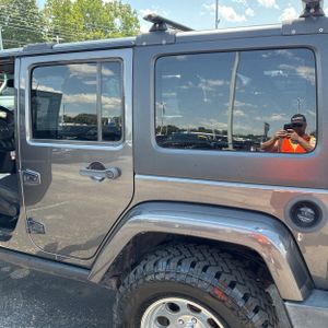 صورة 6 لـ 2017 JEEP WRANGLER UNLIMITED SAHARA