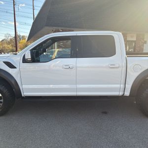FORD F-150 RAPTOR - 4