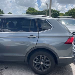 صورة 6 لـ 2024 Volkswagen TIGUAN SE