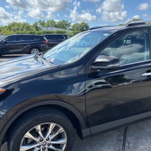 2016 Toyota RAV4 LIMITED — фото 2